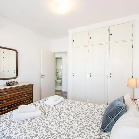 Tranquila Vista T3 Apartment Portimao